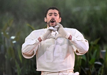 El significado del traje de Zara que Bad Bunny ha llevado en la Super Bowl 2026