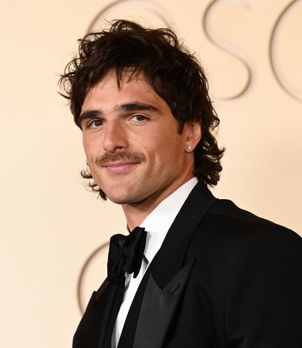 Jacob Elordi con su bigote lápiz.