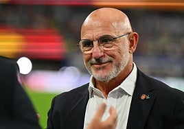 Del reloj de lujo al traje 'low cost' de Luis de la Fuente en el Mundial