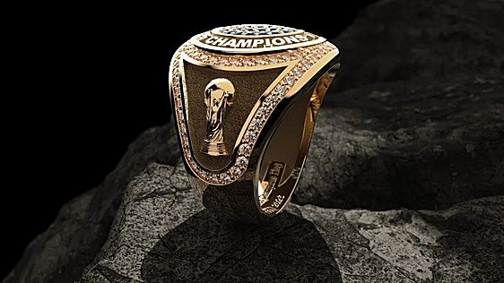 Así es el anillo de campeón del Mundial que recibe  la selección española: oro, diamantes y un precio de 10.500 euros