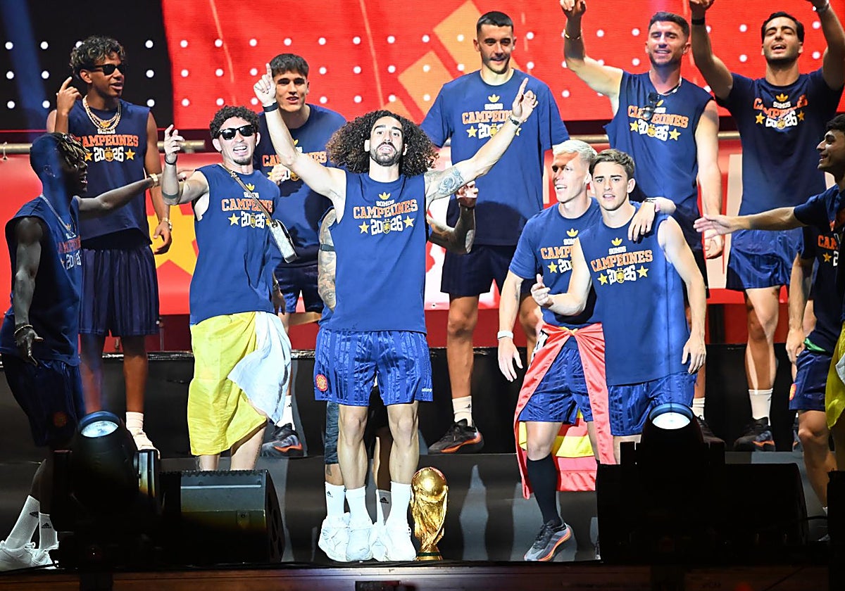 La otra camiseta de Adidas con dos estrellas de la Selección que puede comprarse hoy