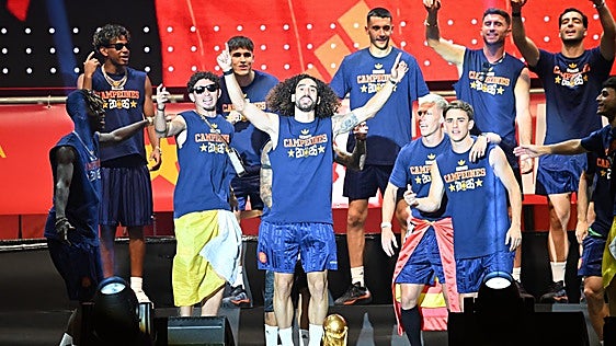 La otra camiseta de Adidas con dos estrellas de la Selección que puede comprarse ya