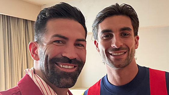 Nando Díaz, peluquero de la selección española: «Ferran Torres usa aceite de romero en su pelo. Refuerza el cabello y estimula el crecimiento»