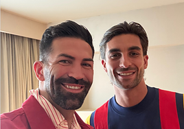 Nando Díaz, peluquero de la selección española: «Ferran Torres usa aceite de romero en su pelo. Refuerza el cabello y estimula el crecimiento»