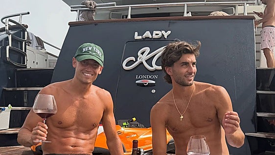 Las vacaciones de lujo de Ferran Torres y Marcos Llorente: del yate a 13.000 euros por día, al vino de más de 30.000