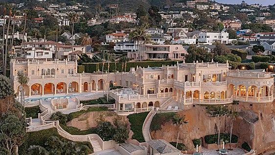A la venta por 76 millones de euros una mansión de California inspirada en Versalles