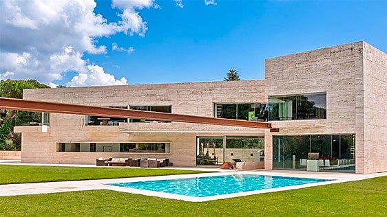 Una mansión en Pozuelo diseñada por Joaquín Torres, a la venta por 15 millones de euros