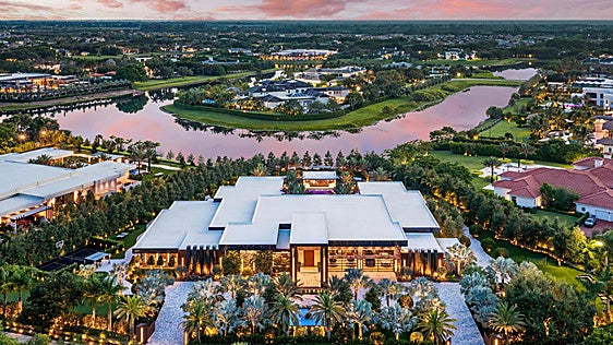 Villa Spectre, la propiedad inspirada en Rolls Royce que se vende por 55 millones