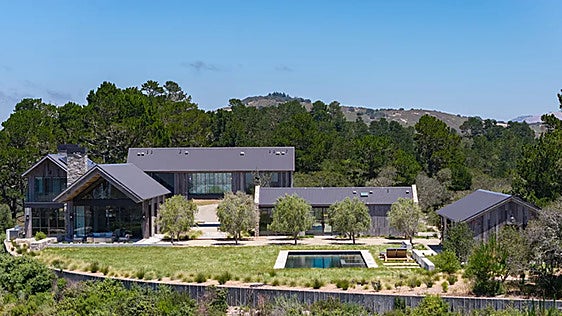 A la venta por 28 millones de euros una  propiedad en la exclusiva urbanización creada por Clint Eastwood