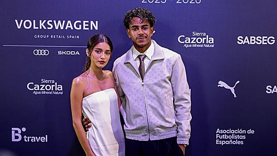 El cambio de look de Lamine Yamal y su lujosa chaqueta de 5.500 euros para recoger su último premio