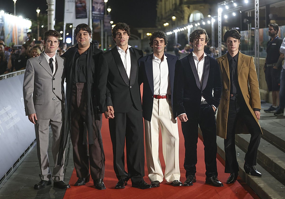 De los Javis a Guitarricadelafuente y Orlando Bloom: los hombres más elegantes en el Festival de cine de San Sebastián