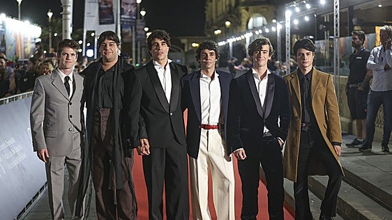De los Javis a Guitarricadelafuente y Orlando Bloom: los hombres más elegantes en el Festival de cine de San Sebastián