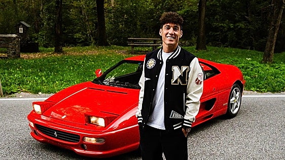 Este es el Ferrari que Aleix Espargaró ha puesto a la venta por 180.000 euros