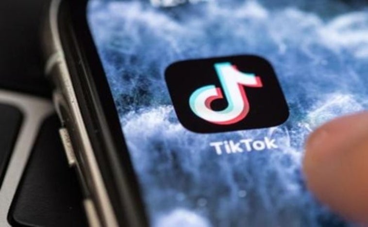 TikTok puede espiar lo que tus hijos teclean en su teléfono, según un estudio