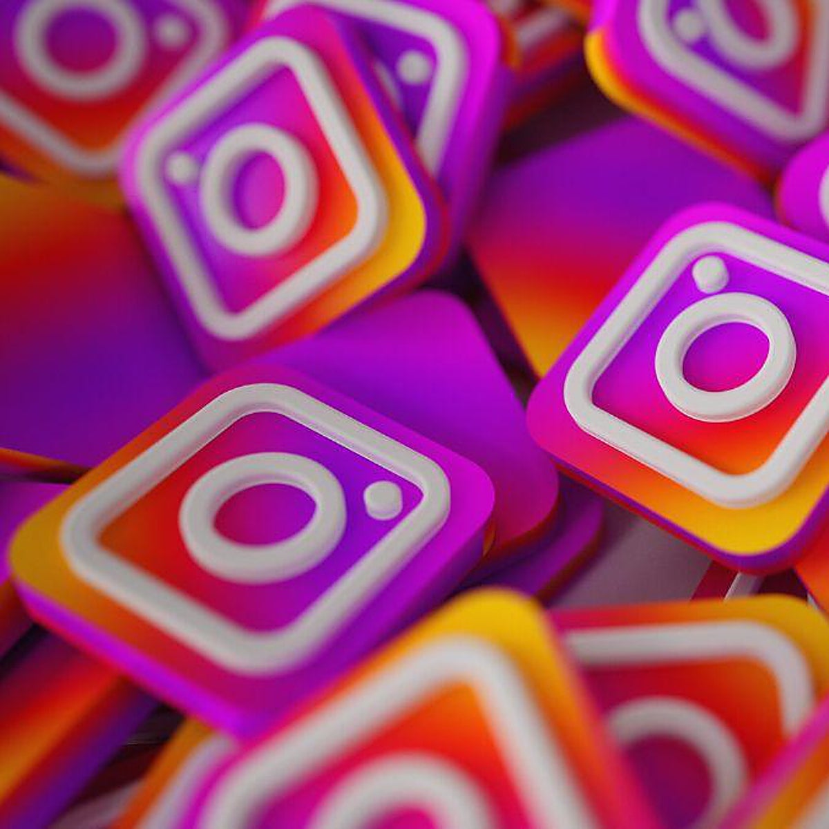 Instagram ya te deja controlar la cuenta de tu hijo: así puedes ver a quién sigue y limitar el uso