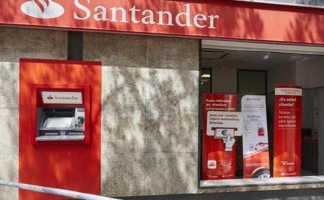 La Policía alerta sobre una nueva estafa en la que suplantan al Banco Santander para robarte