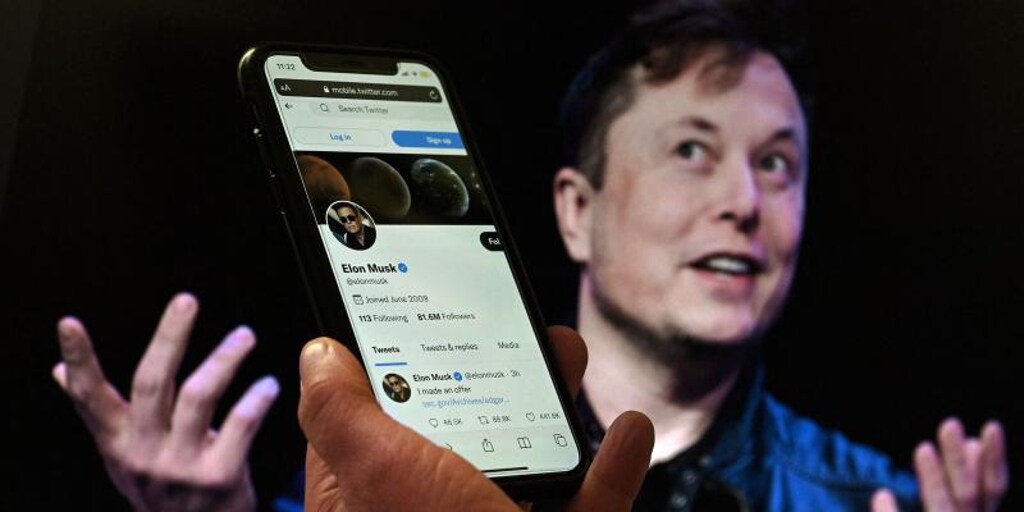 Elon Musk has until the end of October to complete the Twitter purchase