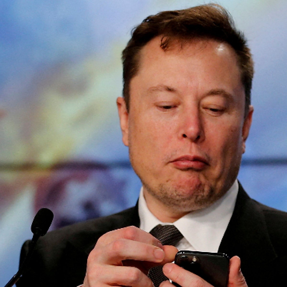 El surrealista debate entre Elon Musk y Stephen King por el precio del Twitter verificado: «¿Y 8 dólares?»