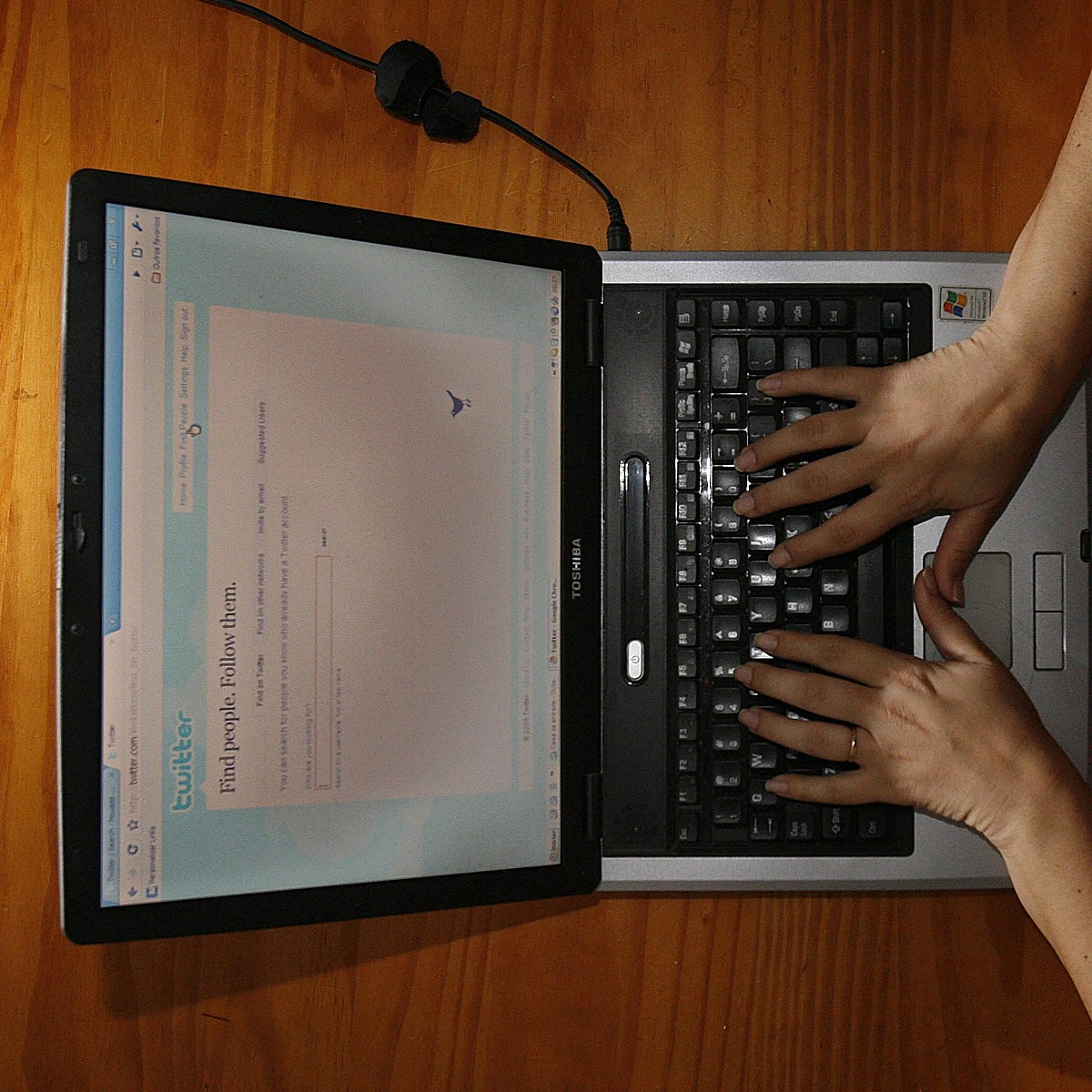 Los hombres insultan más y las mujeres sufren más por el odio: radiografía de las redes sociales en España