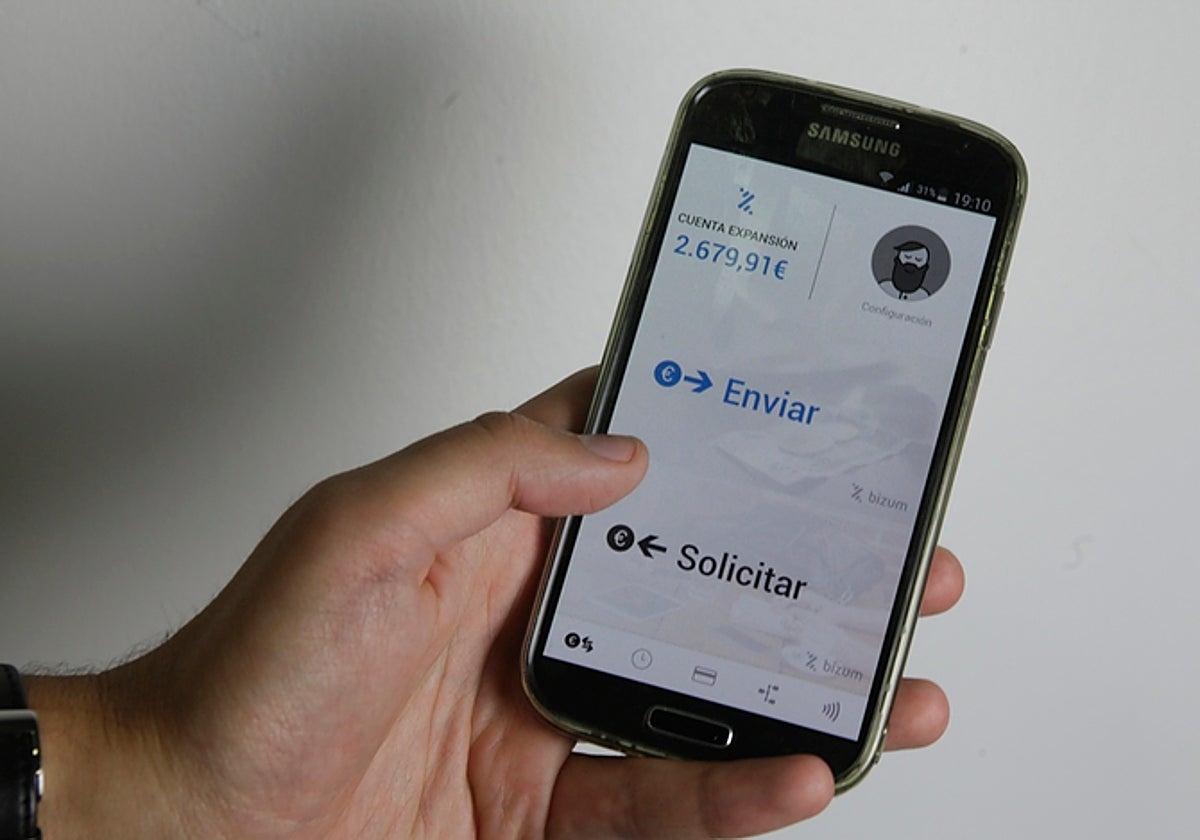 La Policía alerta sobre la estafa que usan en Bizum para robarte: así puedes evitarla