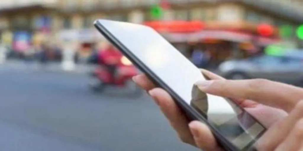 Cinco consejos para que tu móvil Android o iPhone sea tan rápido como cuando lo compraste