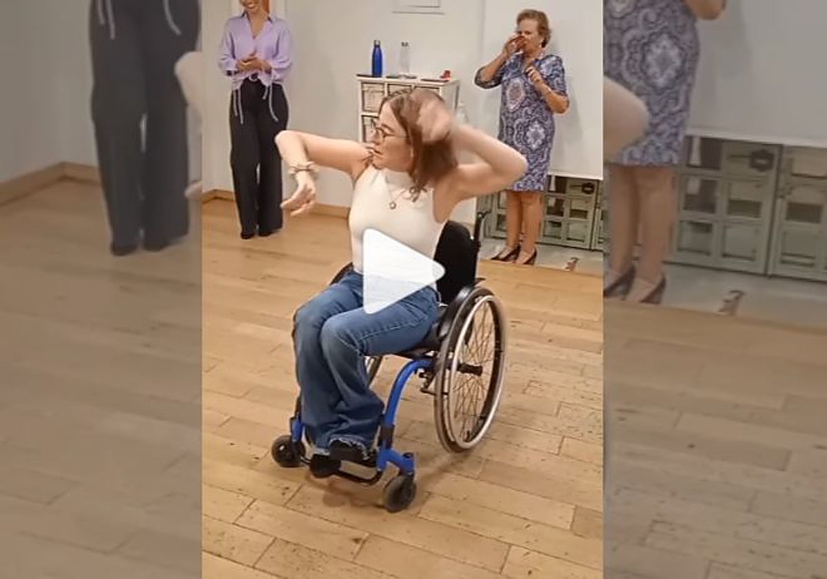 Captura del vídeo de Leyre bailando que se ha hecho viral