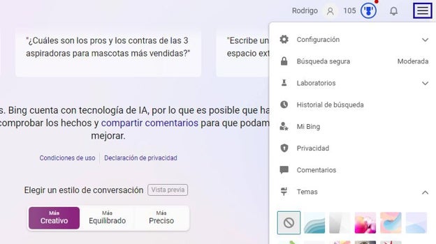 Debes ir a 'Configuración' y preparar el chatbot para que funcione en inglés