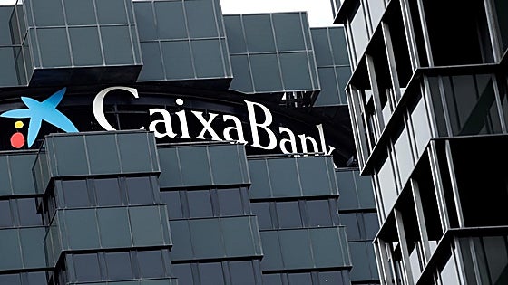Caixabank alerta: así combinan SMS y llamadas fraudulentas para robarte el dinero