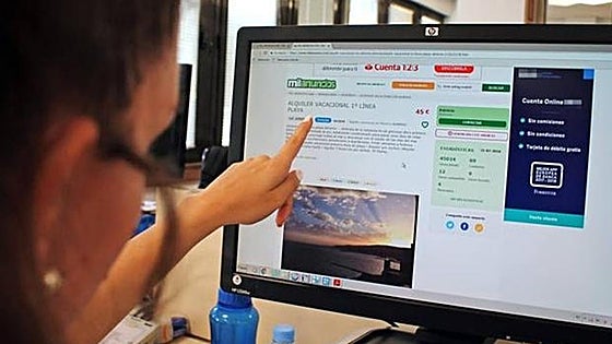 Desde ofertas imposibles hasta el wifi: todos los trucos que van a usar este verano para estafarte