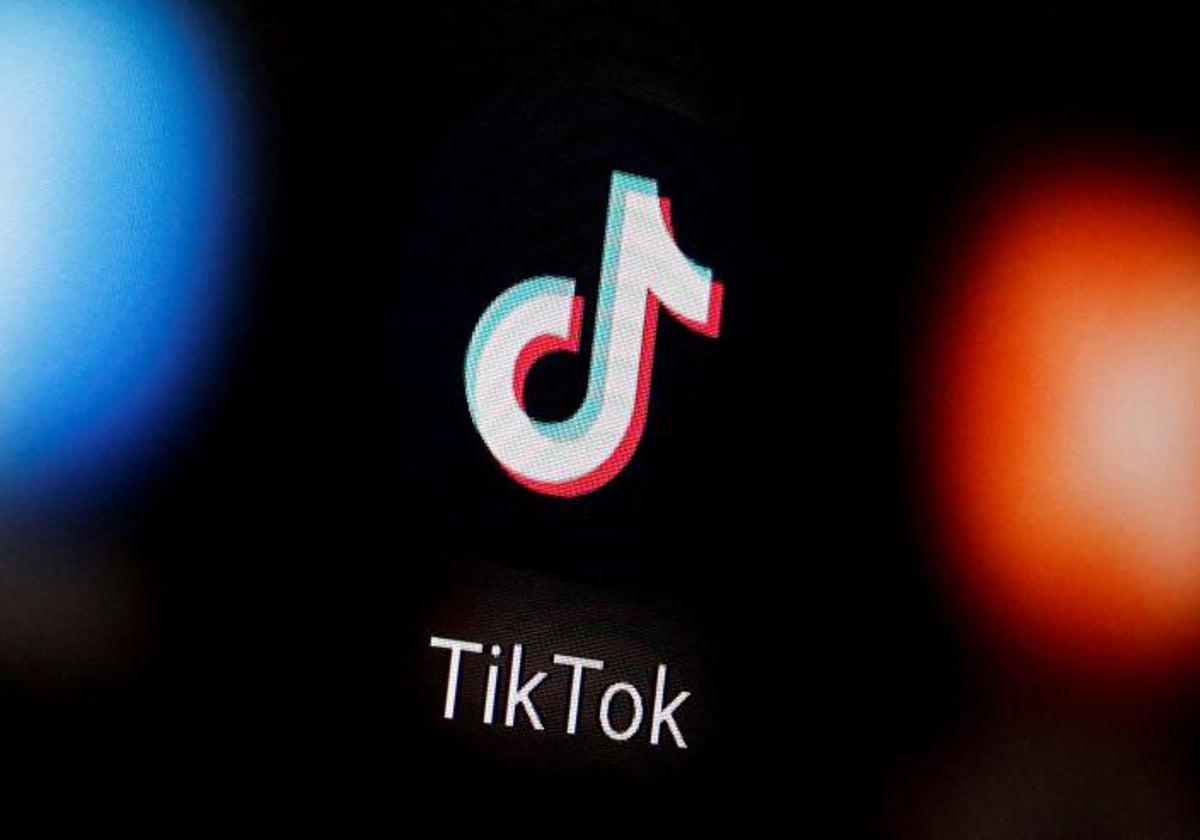 Los moderadores de TikTok en España piden ayuda y cargan contra la empresa: «Ganan millones y solo ofrecen migajas»