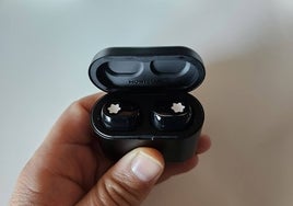 Probamos los Montblanc MTB03, una alternativa de lujo a los AirPods Pro