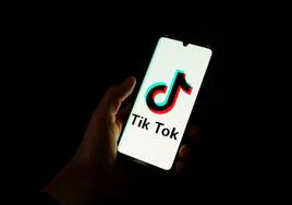 Una imagen de la aplicación de TikTok en el móvil