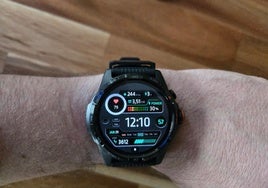 Probamos el TicWatch Atlas: el reloj inteligente de aventura definitivo