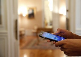 De móviles desechados a tesoros reutilizables: la revolución del 'retail' electrónico
