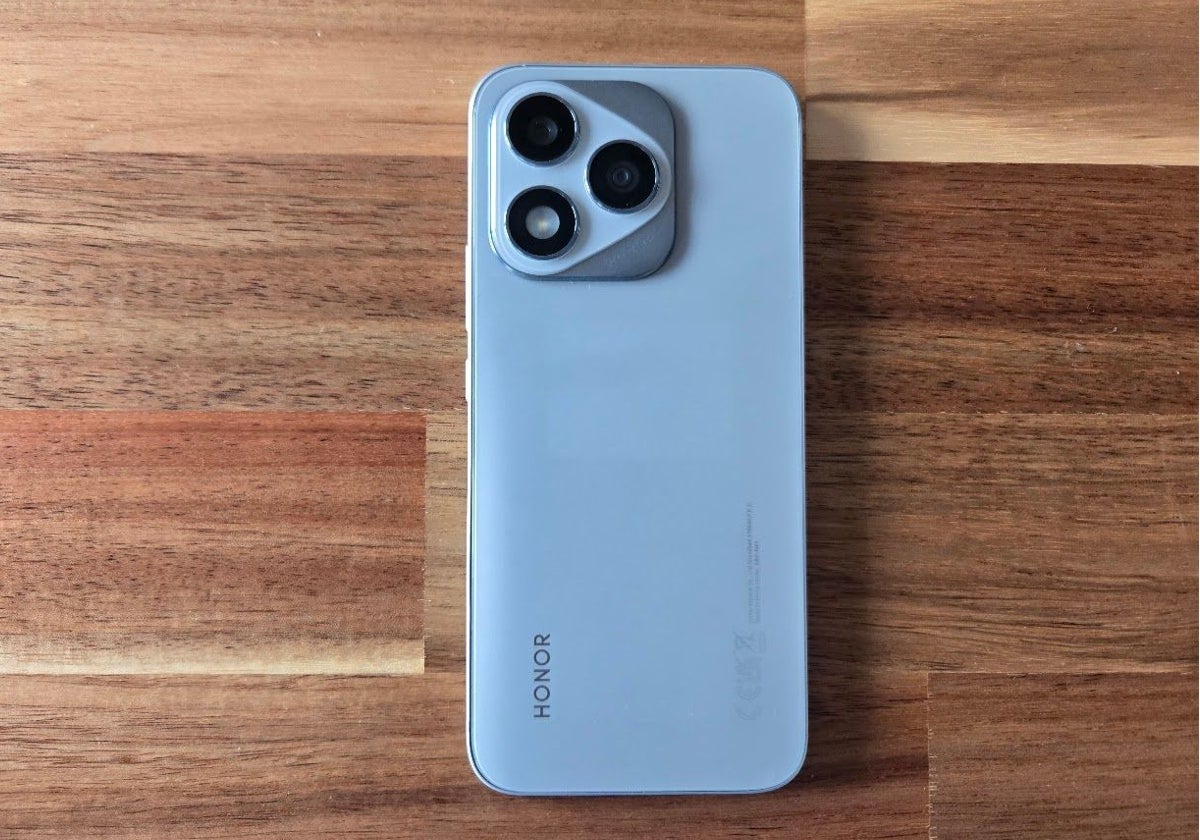 La trasera del Lite, muy parecida a la de los iPhone