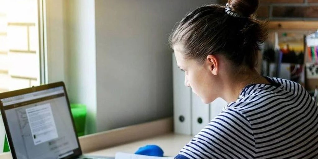 Los consejos de los expertos para que tus hijos aprovechen ChatGPT en la vuelta a las clases