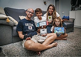 La generación alfa crece con los ojos en YouTube y charlando con ChatGPT