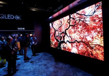 Para que esos píxeles 4K o 8K empezaran a ser perceptibles, usted tendría que acercarse al televisor hasta casi la mitad de la distancia habitual