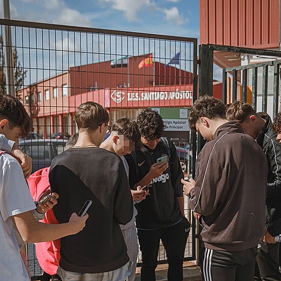 Un grupo de jóvenes del IES Santiago Apóstol, en Almendralejo