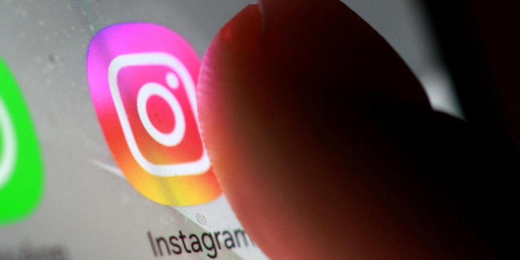 Instagramは、子供が自殺に関する情報を検索した場合に保護者に警告する