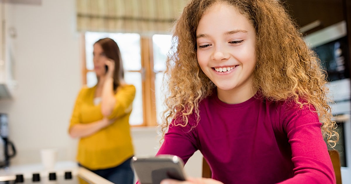 TikTok avisa a los padres sobre el uso de la aplicación de los menores: esta es la edad mínima y el límite de minutos al día