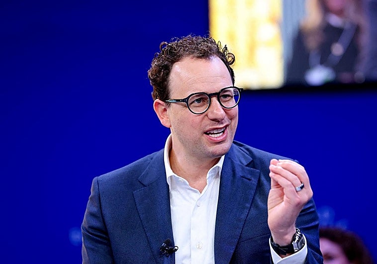 La nueva IA de Anthropic que todos temen: «Es peor que una bomba atómica»