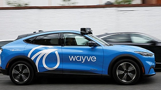 Uber se adelanta a Tesla y lanza sus primeros taxis autónomos en Europa: así funciona el servicio