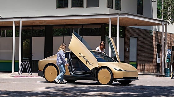 Sin pedales, sin volante y biplaza: así son los Tesla Cybercab que ya circulan en Estados Unidos