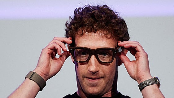 Mark Zuckerberg da un paso más en su obsesión por la IA: Meta está enseñando a los robots a trabajar en sus propios centros de datos