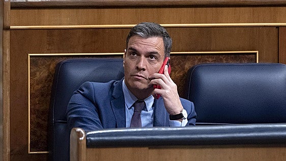 El «truco» de Sánchez para evitar otro caso Pegasus: apagar el móvil durante cinco minutos al día