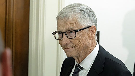 Bill Gates, cofundador de Microsoft: «La estructura de incentivos es incorrecta, se trata de contratar al robot, despedir al humano y no mirar atrás»