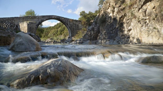 Puente sobre la Garganta del Alardos