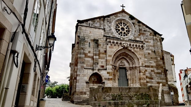 Iglesia de Santiago de La Coruña. El templo es la salida del Camino Inglés