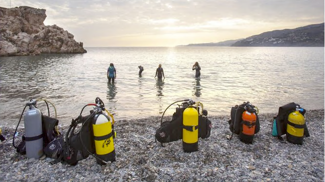 Imagen de submarinistas en Granada